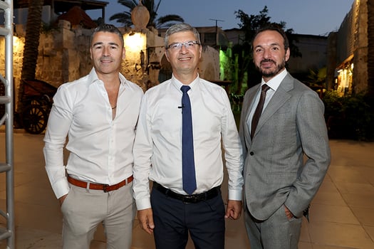 ראש העיר מיכאל וידל, שחר רז ועדי נחום, צילום: איציק בירן